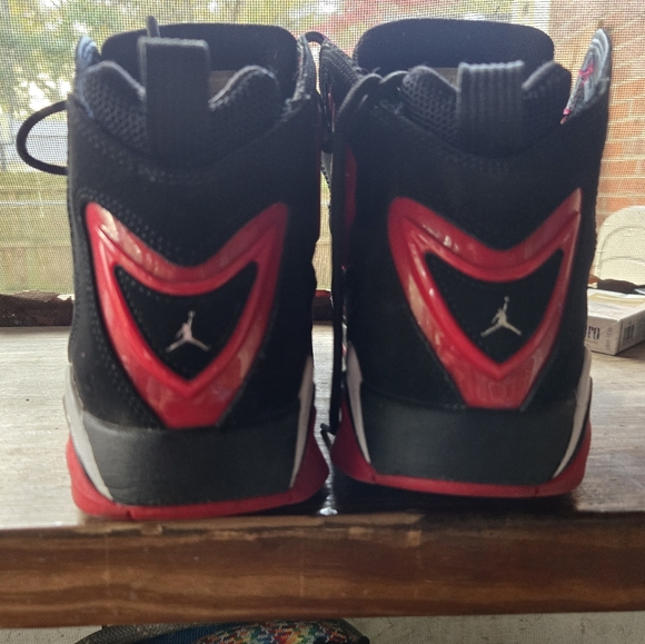 Jordan True flight black university res - Picture 2 of 4